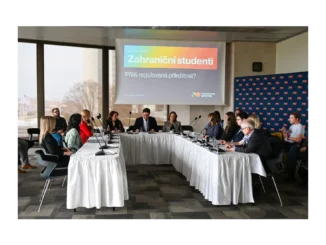 Debata o studentských vízech na NEWTON: Co dál?