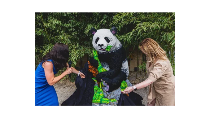 Model panda velká z LEGO čeká na návštěvníky zoo