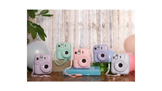 Objevte instax mini 13 – nový instantní fotoaparát